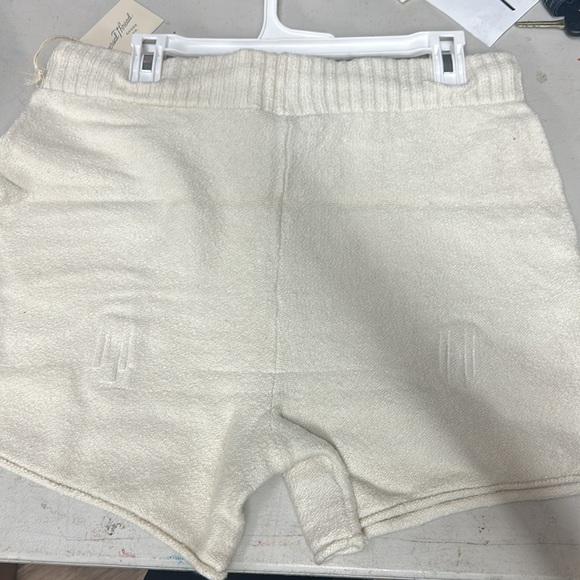 Universal Thread Shorts - Picture 2 of 3